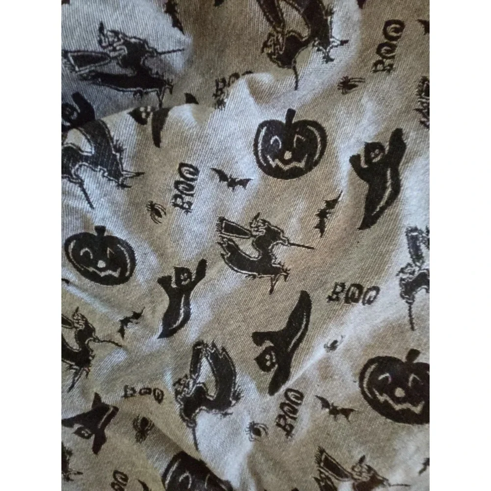 Hallowe4n Tablecloth Black White Gray Reversible 86x60